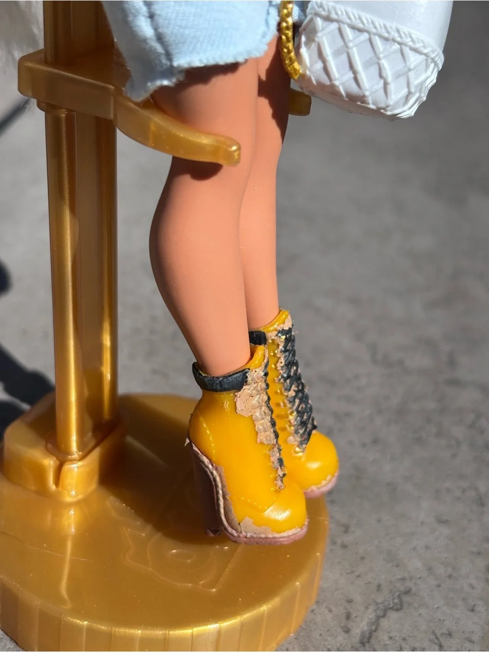 LOL Surprise OMG SWAG Fashion Doll Series 1 Blonde Clothes Accessories Stand Lot
